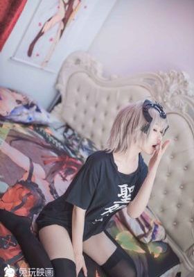欧美t恤女学生宽松_HD电影在线观看